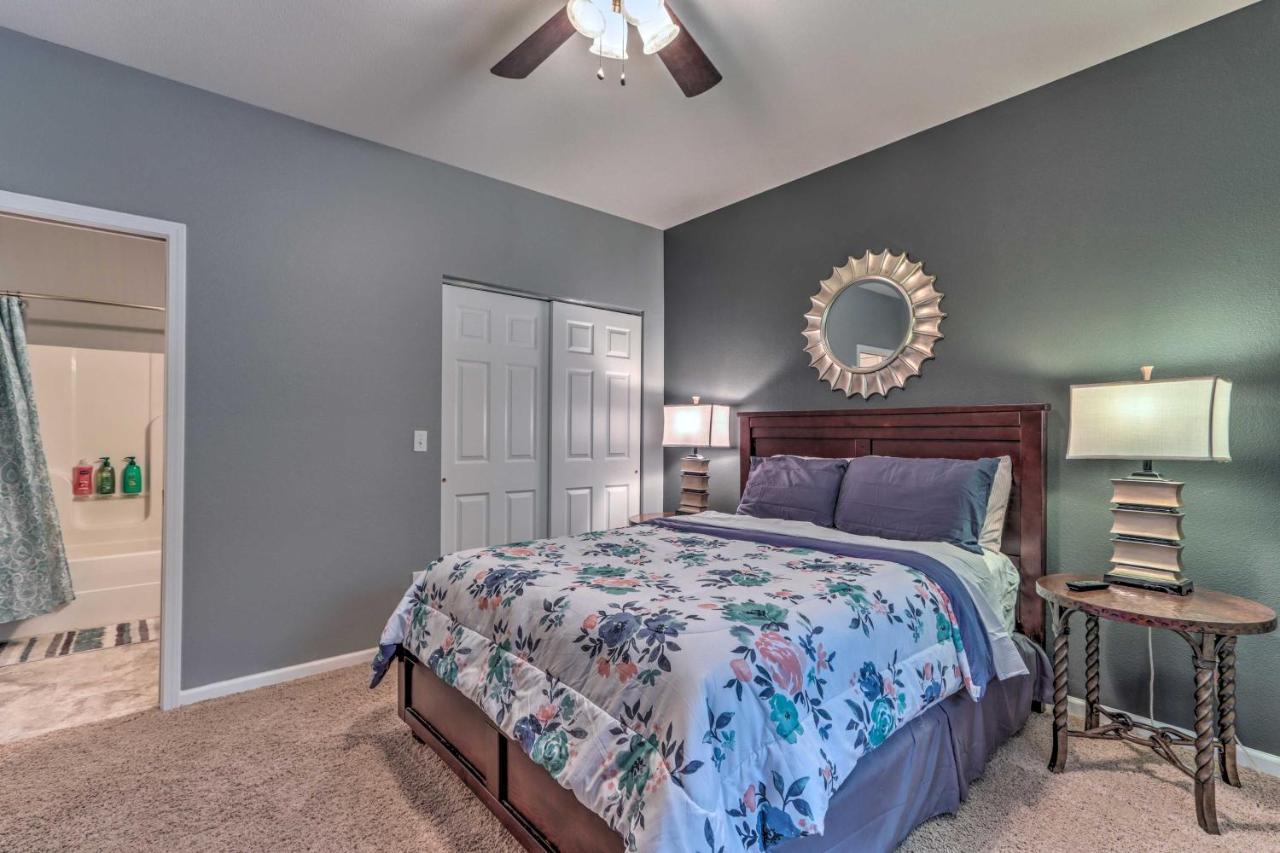 Idyllic Camdenton Condo With Community Pool And Lake! 外观 照片