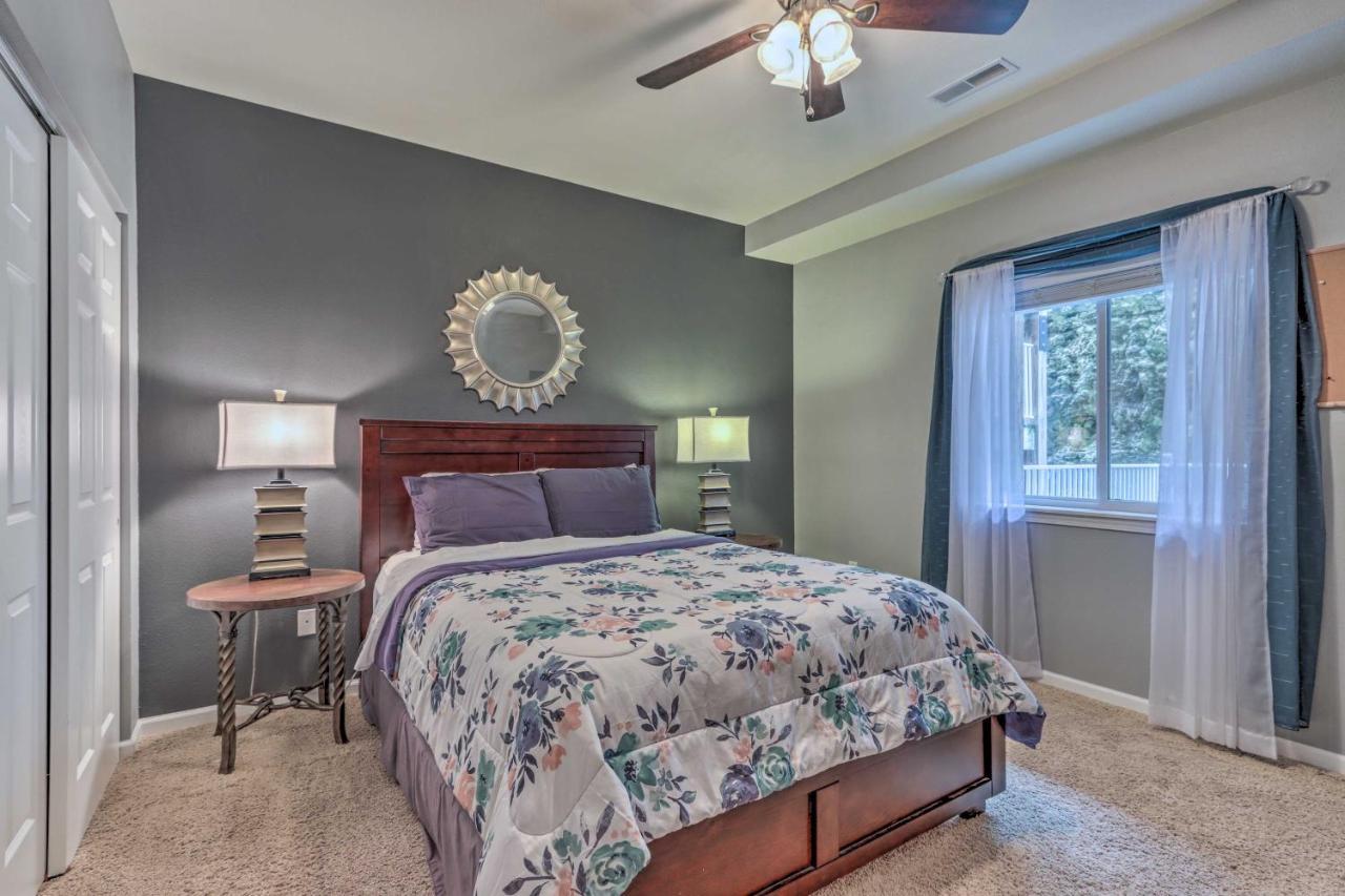 Idyllic Camdenton Condo With Community Pool And Lake! 外观 照片