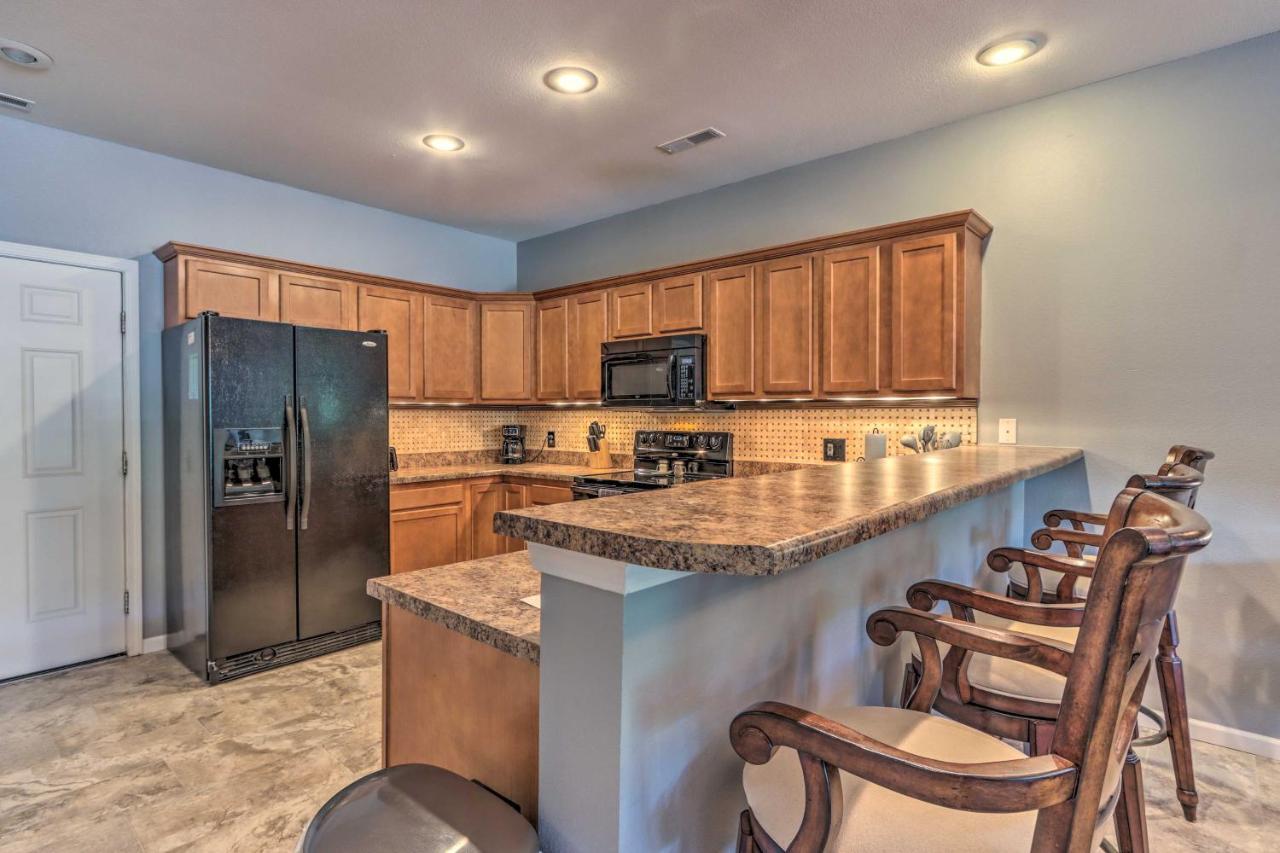 Idyllic Camdenton Condo With Community Pool And Lake! 外观 照片